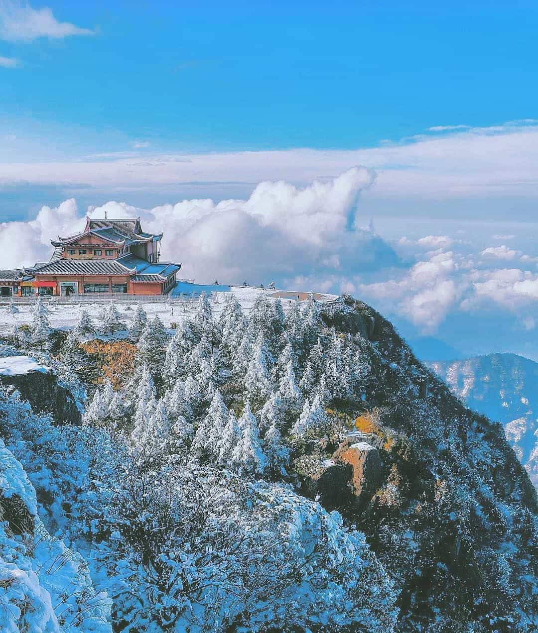 船游樂山大佛+峨眉山金頂風光一日游，祈福之旅、成都出發(fā)